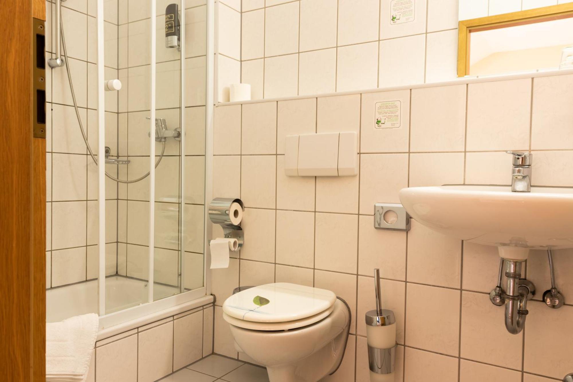 Hotelpension Zum Gockl Allershausen Room photo