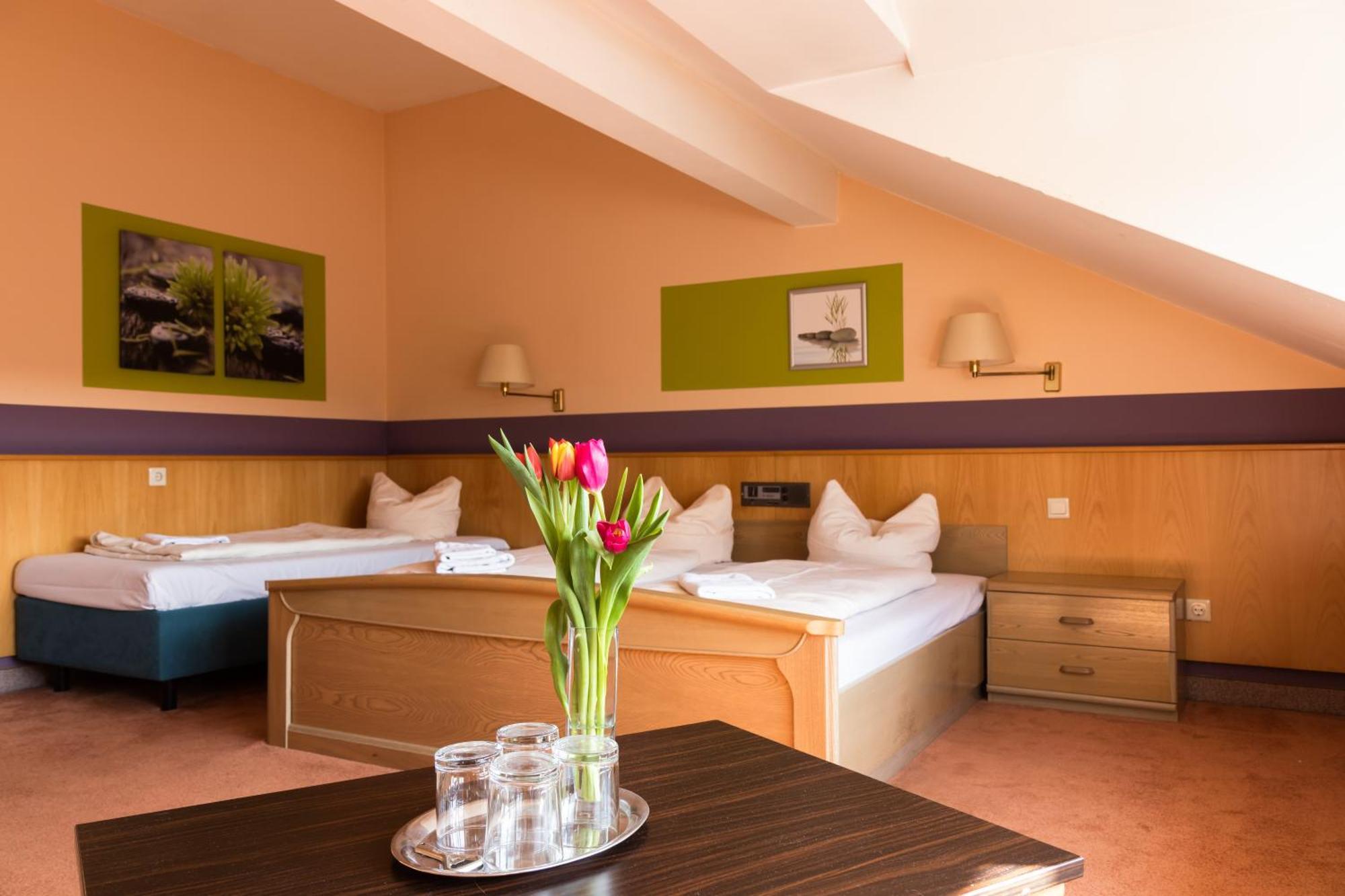 Hotelpension Zum Gockl Allershausen Exterior photo