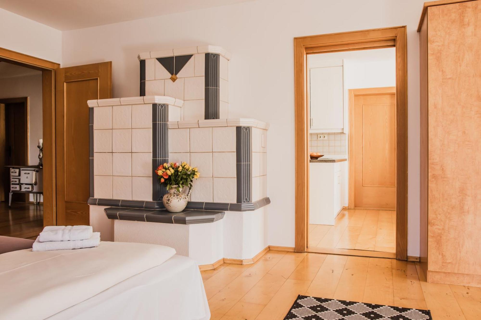 Hotelpension Zum Gockl Allershausen Exterior photo